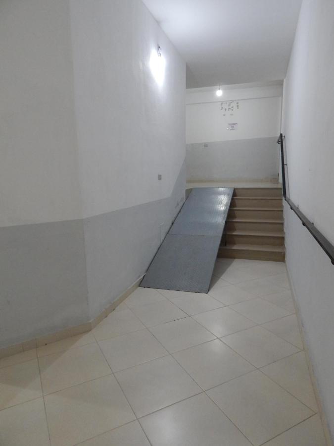 Modern Spacious 1 Bedroom Flat Next To The Beach Vlorë Extérieur photo
